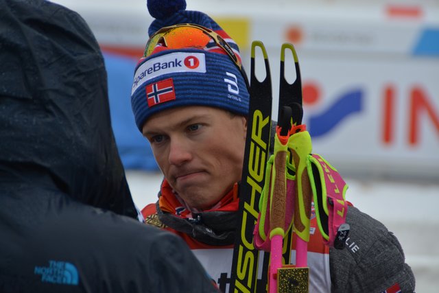 Kläbo, der Norwegische Star in Seefeld: „Es ist sehr cool, hier mit den Jungs die Goldmedaille zu holen, ich bin natürlich sehr glücklich!"