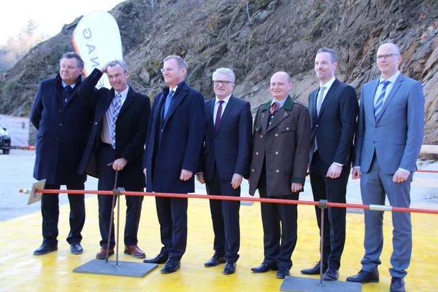 Landesrat Günther Steinkellner, Verkehrsminister Norbert Hofer, LH Thomas Stelzer, Bürgermeister Klaus Luger, Infrastrukturstadtrat Markus Hein, Asfinag-Vorstand Hartwig Hufnagl und Asfinag-Geschäftsführer Andreas Fromm (v. l.)