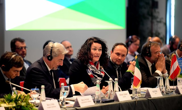 LHStvin Ingrid Felipe und Raffaele Cattaneo, Umweltlandesrat der Lombardei und zuständig für Angelegenheiten der EUSALP.
 | Foto: © Region Lombardei