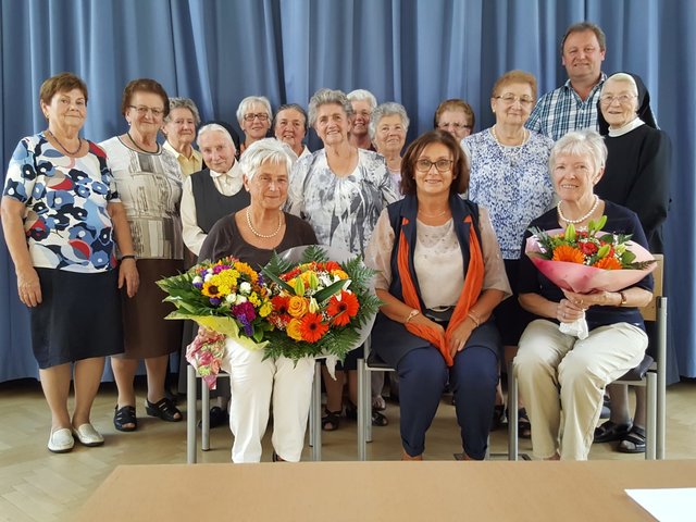 ST. JOHANN AM WALDE. Die Abkrzung SelbA steht fr selbststndig im Alter. Dabei treffen sich Gruppen von Personen ab 60 Jahren aufwrts und trainieren St. Johann am Walde - Thema auf zarell.com