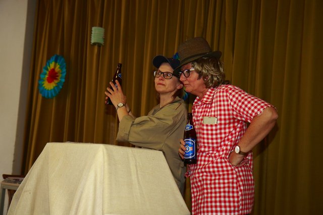 Allerei Klatsch und Tratsch der beiden Dorfbauern