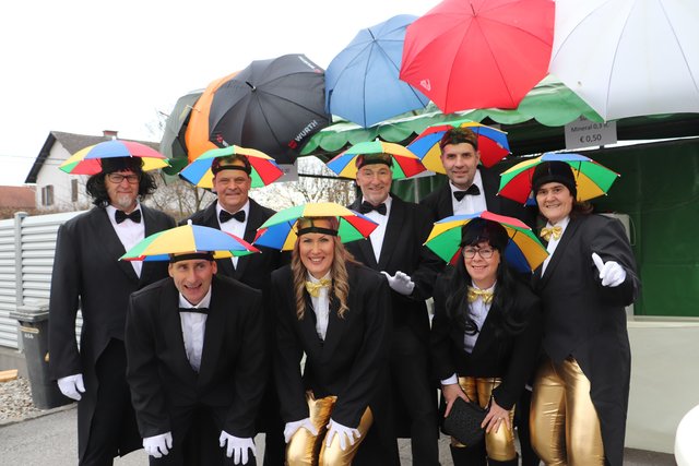 Gut beschirmt war die Schirmbar der Faschingsgruppe Kalsdorf. | Foto: Edith Ertl