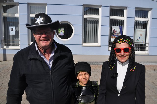 Werner, Lean und Irene Sternjak waren beim Umzug mit dabei. | Foto: Christopher Polesnig