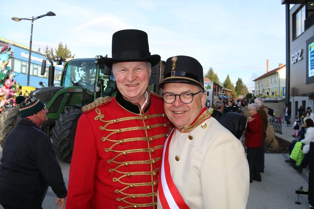 Bürgermeister Laßnitzhöhe, Bernhard Liebmann (links), Faschingsumzug Laßnitzhöhe