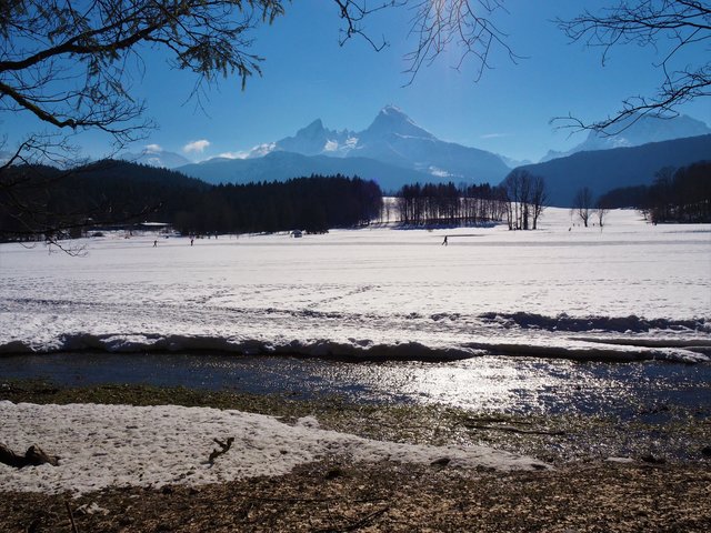 Der wunderschöne Watzmann im Hintergrund überstrahlt die Hochebene beim Aschauer Weiher/Bischofswiesen