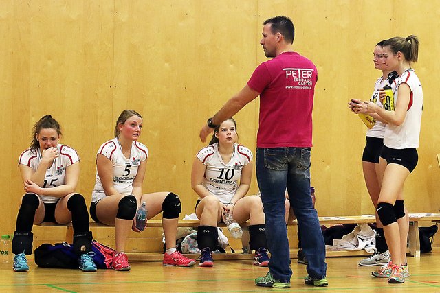 Niedergeschlagenheit bei Deutschlandsbergs Volleyballerinnen: 0:3 gegen Kindberg zum Auftakt ins Abstiegs-Play-off
