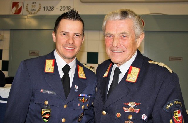 Abschnittsfeuerwehrkommandant Patrick Skubel und Ehrenbrandrat Anton Visotschnig (v. li.) | Foto: FF Rinkenberg