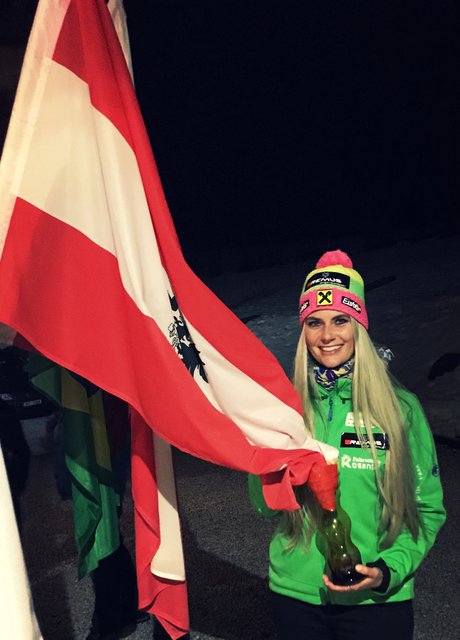 Lisa Zaff wurde in Tschechien für den dritten Weltcup-Gesamtplatz geehrt. | Foto: KK