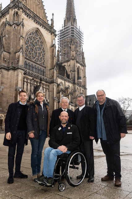 Alois Mühlbacher, Gotho Griesmeier, Josef Pühringer (Vorsitzender Pro Mariendom), Walter Ablinger, Bischof Manfred Scheuer und Günther Lainer.