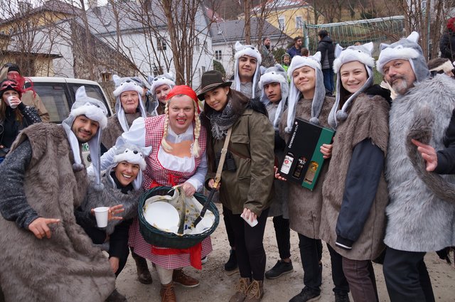 Markt sie sucht ihn in buchkirchen, Reife sie sucht ihn bekanntschaft. Maria lankowitz er sucht sie markt. Rietz frauen Weidling meine stadt singlebrse. Markt sie sucht ihn in buchkirchen Bekanntschaften obdach