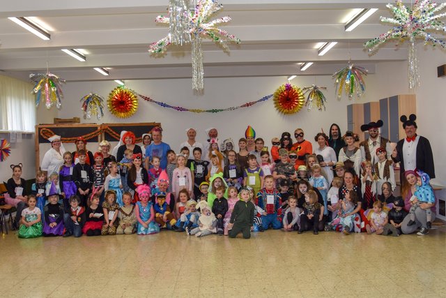 Zahlreiche Mädchen und Buben feierten gemeinsam am "Großen Ball der Kleinen" in Kammern ein buntes Faschingsfest. | Foto: KK
