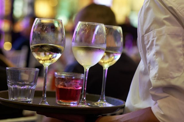Ein Faschingsdienstag ohne Alkohol ist für viele unvorstellbar | Foto: Pixabay/ongchinonn (Symbolbild)