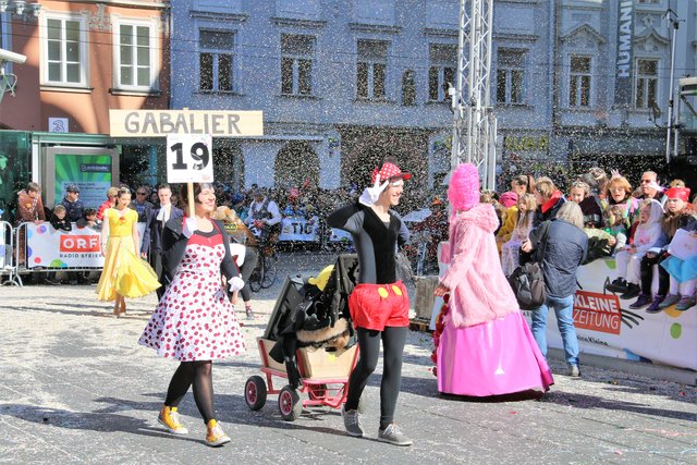 Gabalier, Faschingsumzug, Tänzer