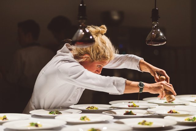 Sloweniens beste Köchin Ana Roš: mit dabei beim "European Food Summit" vom 16. bis 19. März in Laibach und Krvavec | Foto: Nino Verdnik