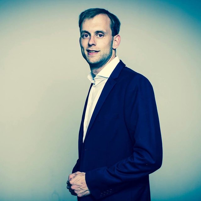 Ralph Heiss ist für 100 Paare verantwortlich.  | Foto: Pressthebutton/Heiss