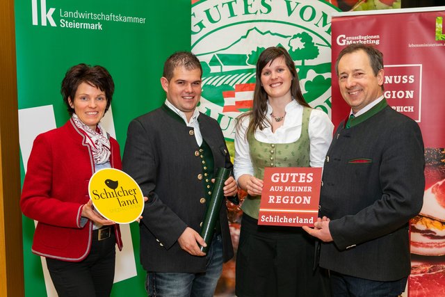 Gutes vom Bauernhof in Deutschlansberg: Renate Edegger, Alexander Imhof, Carina Malli und Schilcherland Spezialitäten-Obmann Franz Deutschmann | Foto: KK