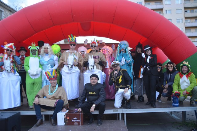 Das große Familienfoto bei der Maskenprämierung