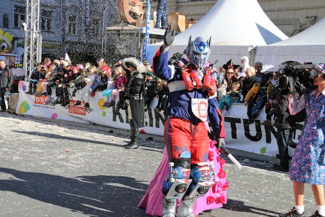 Faschingsumzug Graz, Transformer, 2. Platz Gruppe, Cristian Petritz und Familie