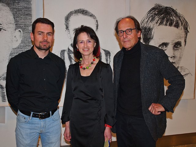 v.l.:Robert Poppernitsch, Christine Meklin und Maler Manfred Bockelmann