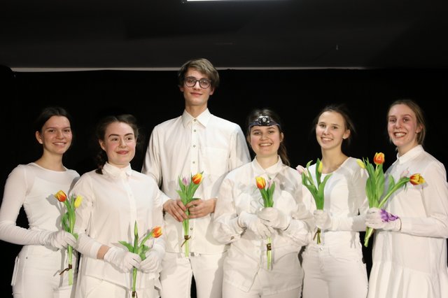 Ana Kresitschnig, Julia Urban, Simon Trap, Ana
Grilc, Barbara Rutar und Meta Vouk (von links)
