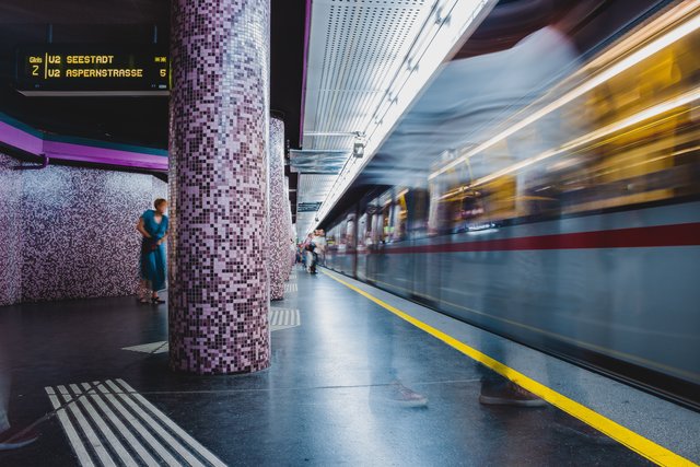 Richtig smart: Ein Vorzeigeprojekt der Stadt Wien gewinnt Energie aus U-Bahn-Bremskraft.  | Foto: Samuel-Elias/Unsplash.com