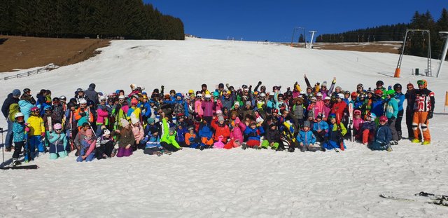 Am Holzmeisterlift hatten die Kinder der VS Weizberg viel Spaß im Schnee.