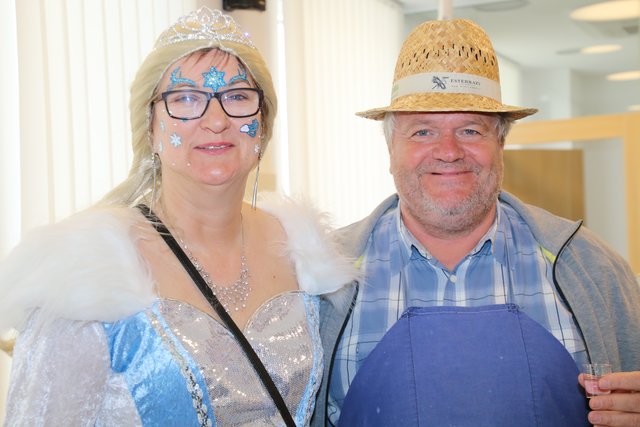 Michaela als Eisprinzessin und Bgm. Hermann
