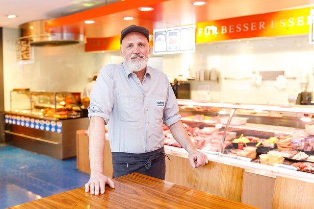Franchisepartner Otto Kawalar freut sich über die Modernisierung seiner Filiale. | Foto: Hörtnagl