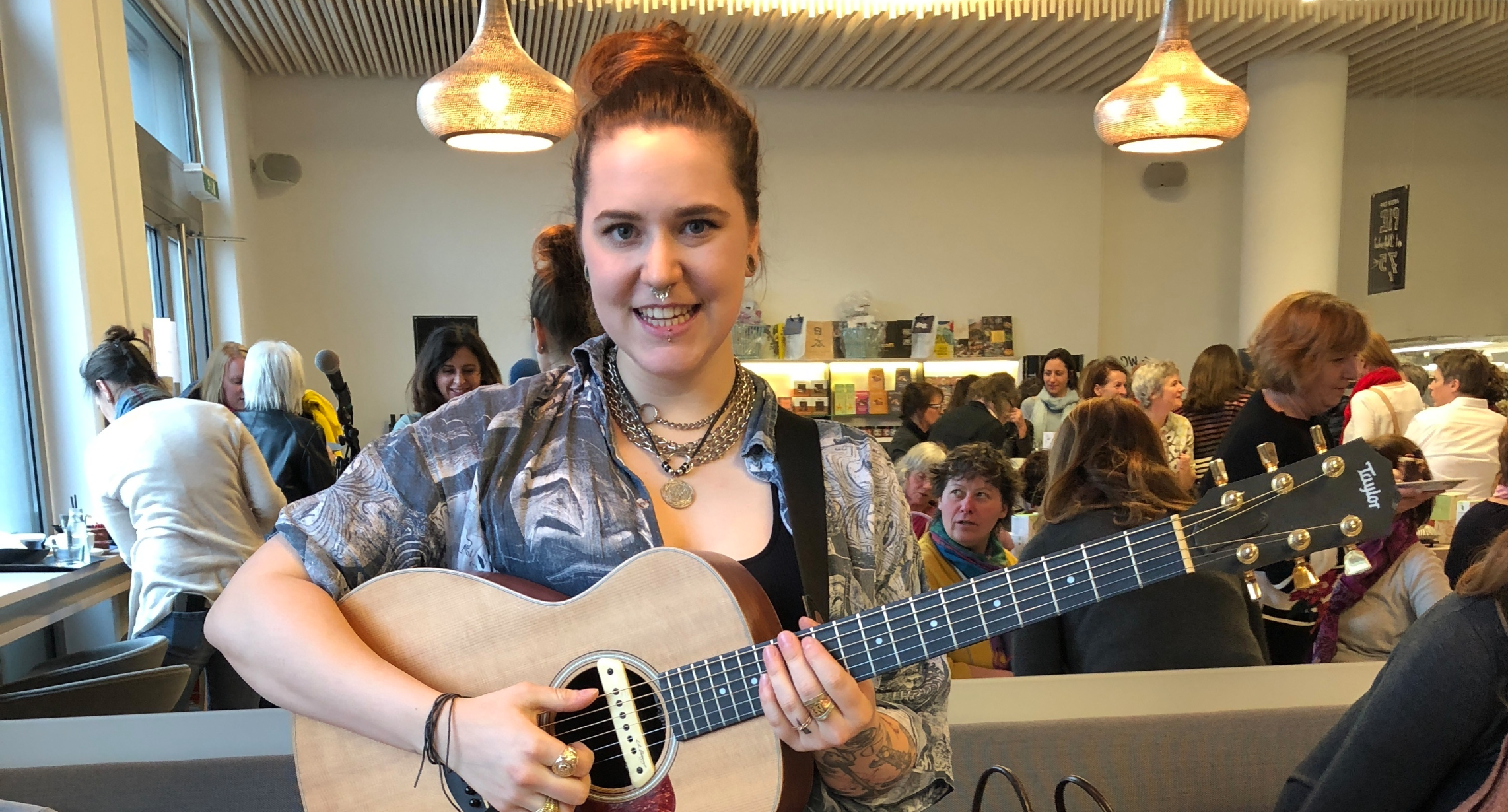 Amy Wald sorgte mit ihren Liedern für stimmliche Frauenpower am internationalen Frauentag.