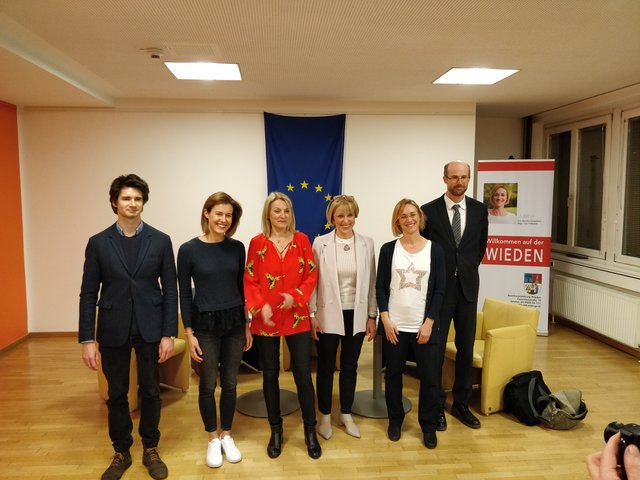 Nikolai Soukup, Claudia Gamon, Evelyn Regner, Brigitte Rambussek, Lea Halbwidl, Rolf Gleißner (v.l.n.r.)