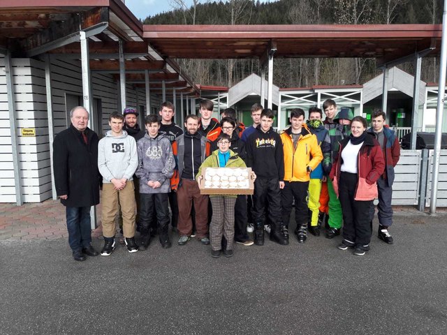 Jugendliche aus Nittendorf in Bayern verbrachten ihre Wintersemesterferien in Langenwang.  | Foto: KK