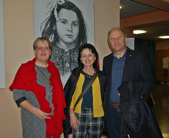 Organisatorin und Lehrerin Anna-Maria Kutej, Direktorin der NMS Bleiburg Christine Meklin und von der Raika Bleiburg Alfred Meklin