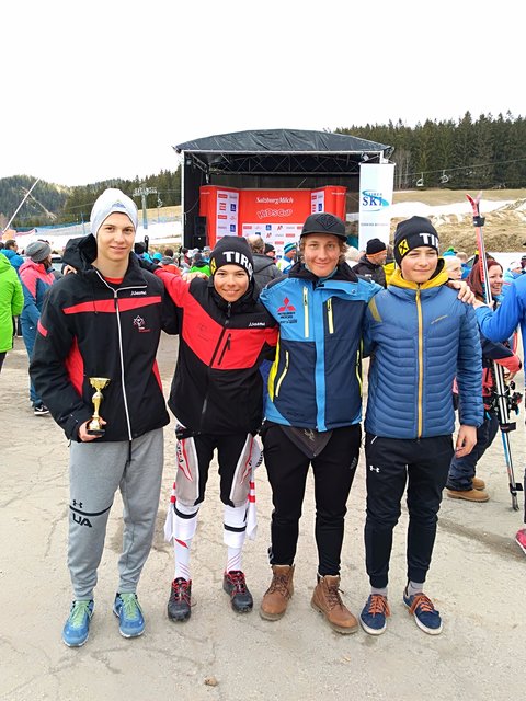 Diese vier Burschen vom Bezirk Landeck nahmen an den österreichischen alpinen Schülermeisterschaften teil: Adrian Klotz, Rafael Zangerl, Lukas Schranz und Luis Dilitz (v.l.).  | Foto: Manuela Klotz