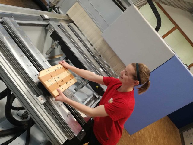  Linda Briglauer macht Bei der Tischlerei Wagenleitner in Senftenbach eine Tischlerlehre. | Foto: Tischlerei Wagenleitner