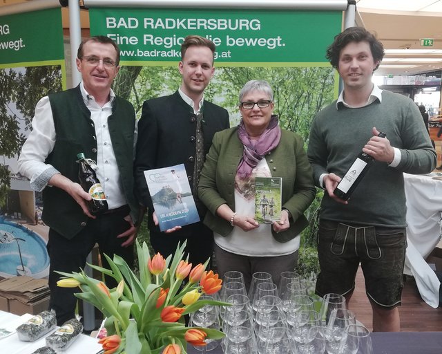 Lust auf die Region machten Josef Majczan (Kürbishof Majczan), Robert Hopfer (Thermen- und Vulkanland Steiermark), Dorli Weberitsch (TVB Region Bad Radkersburg) und Lukas Jahn (Weinhof Locknbauer).
  | Foto: oberhollenzer kommunikation