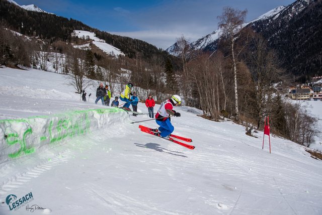 Der Kurs hatte auch eine Schanze inklusive. | Foto: Heinz Petelin
