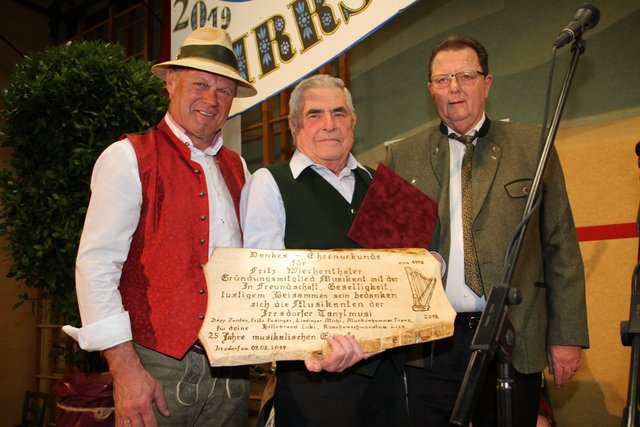 Geehrt: Fritz Wiechenthaler mit Sepp Zoister und Fritz Kreil.