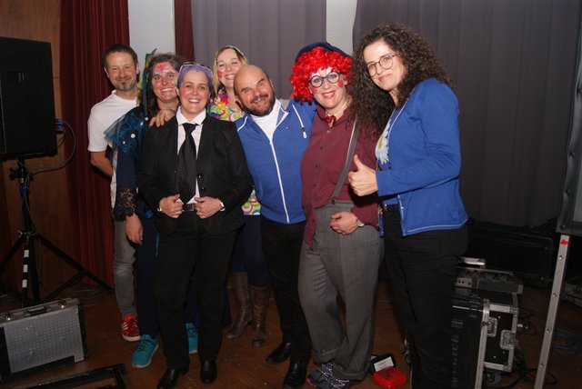 Das Team des EKiz Steinach mit der außerferner Spaßtruppe von Bluatschink 