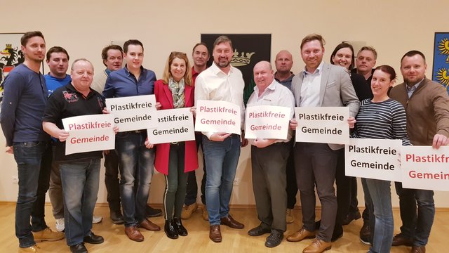 Am Foto VL:
GR. Ing Rene Artner, GR Daniel Hemmer, GGR Hermann Vorderwinkler, GR Norbert Koch, GGR Manuel Zusag, GGR Helga Marquart, GR Christian Rumpler, Bgm Harald Richter, GGR Johann Prandl, GR Jürgen Lichtenauer, Vize Bürgermeister Sebastian Zenz, GR Carinna Rüel, GR, Norbert Lechner, GR Vera Reisner und GR Harald Ringhofer. | Foto: Gemeinde