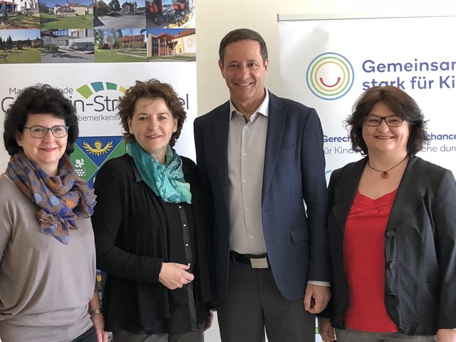 Machen sich für Familien und den Nachwuchs stark: Astrid Schatz, Ursula Lackner, Bgm. Harald Mulle und Vzbgm. Doris Dirnberger | Foto: WOCHE