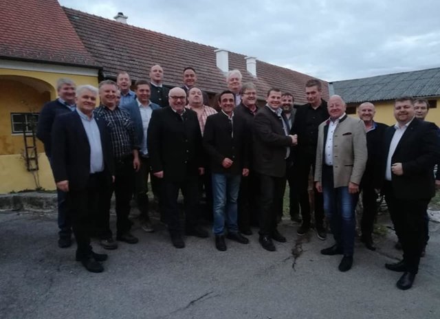 Mit 100 % Zustimmung wurde NAbg. LKR Peter Schmiedlechner zum neuen Obmann gewählt. Als Stellvertreter wurden LKR Manfred Mitmasser, LKR Rudolf Höbinger, Ing. Josef Hintermayer und Erwin Netzl gewählt.
