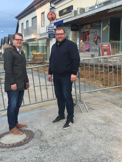 Lukas Faulhammer und Vizebgm. Gregor Hafner besichtigten die Baustelle. | Foto: ÖVP Großpetersdorf