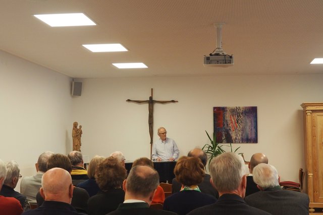 Autor Gerhard Riedl bei der Buchpräsentation. | Foto: Sebastian Schmaranzer