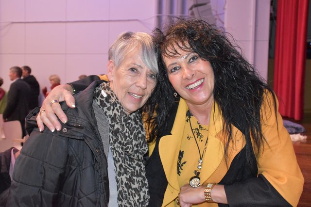 Anneliese Nickmann mit ihrer Schwester Christa Drussnitzer