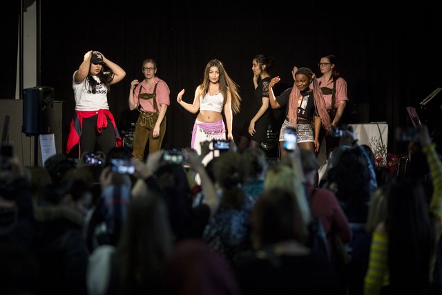  Ein Dance Battle von Schuaplatteln bis Bauchtanz drückte pure Lebensfreude aus. | Foto: Elke Zimmermann