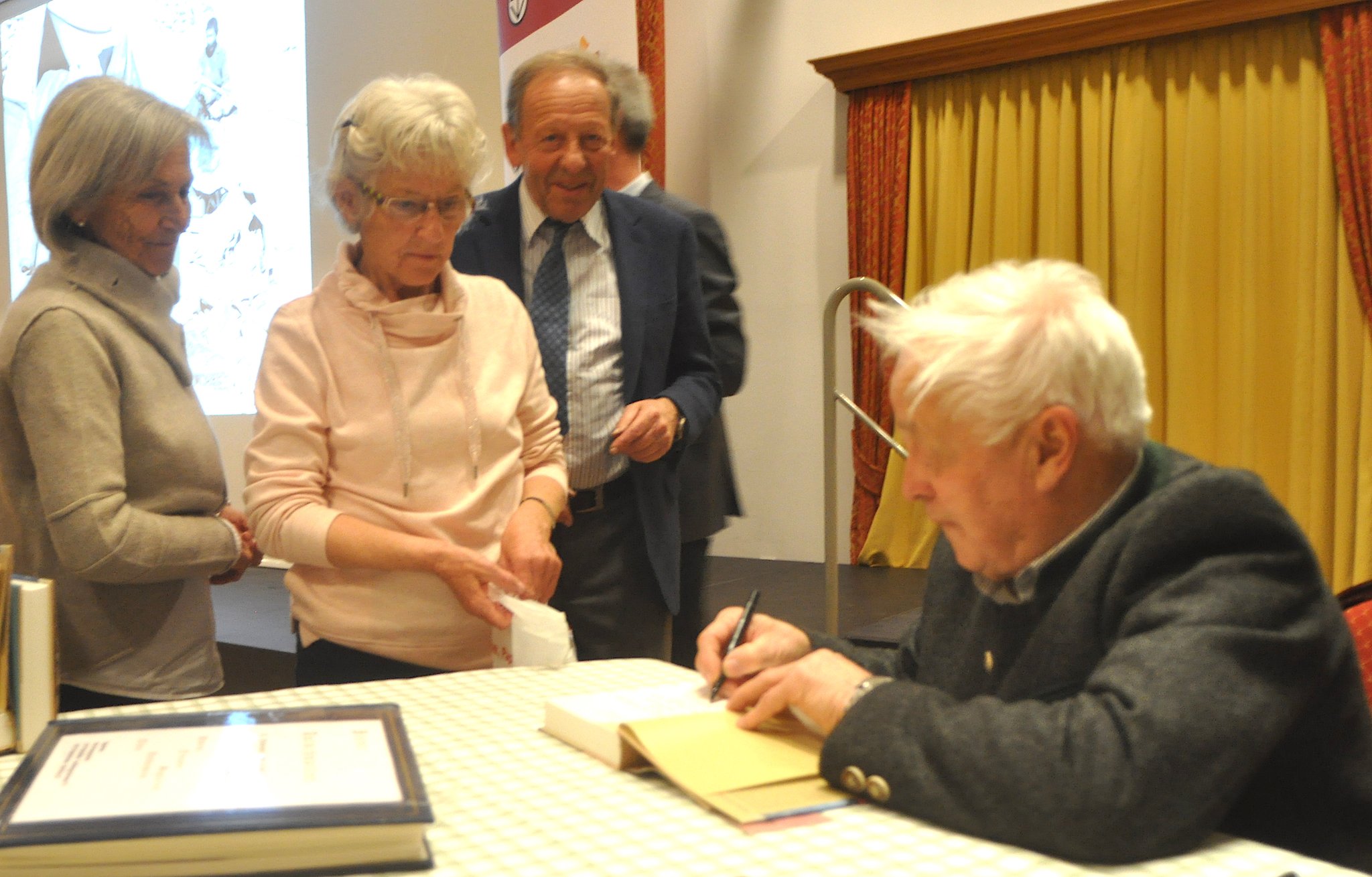 Buchpräsentation: Buch über Peter Aufschnaiter in Kitzbühel präsentiert ...