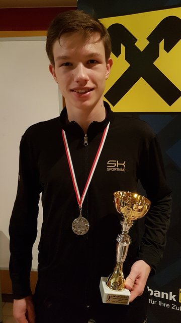 Viktor Hockl nach den erfolgreichen U16-Landesmeisterschaften in Enns.