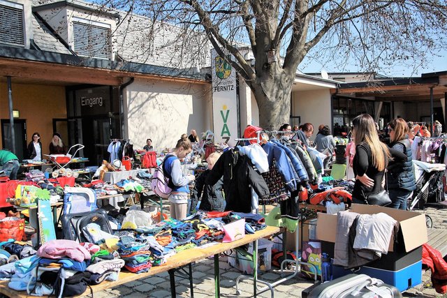 In Fernitz-Mellach kann bei einem der größten Kinderflohmärkte der Region verkauft und gestöbert werden. | Foto: Edith Ertl