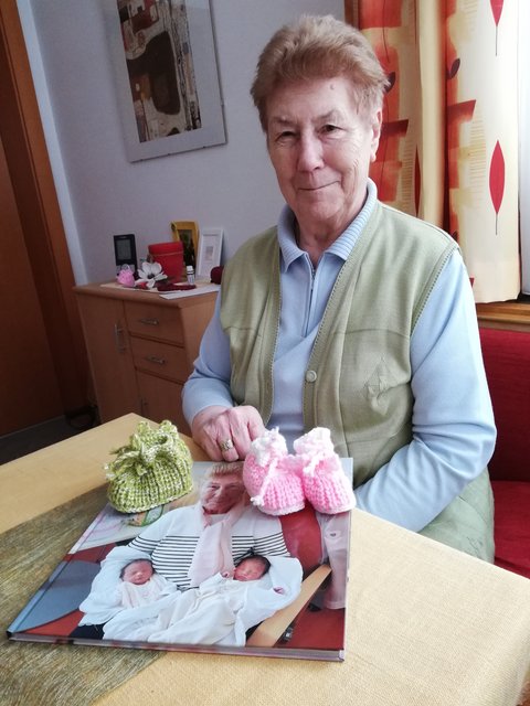 Doppelte Urlioma Grete Ebner mit Babypatscherl