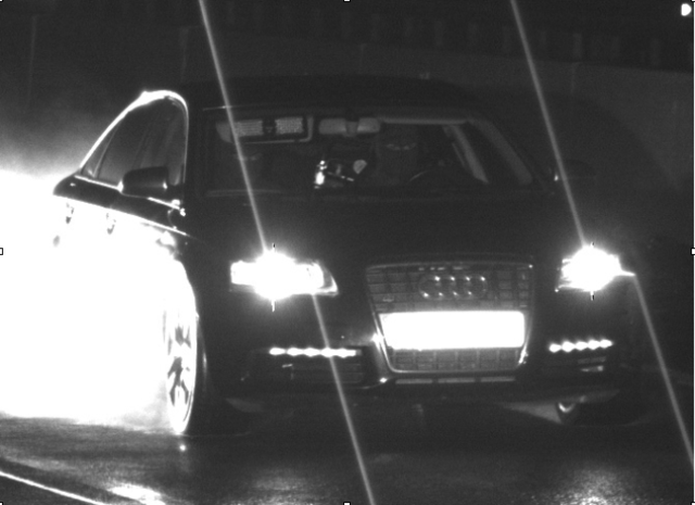 Der Audi fuhr bei seiner Flucht gegen 00:35 Uhr auf der Salzburger Autobahn A10 in Fahrtrichtung Villach im Bereich Salzburg in eine Geschwindigkeitsmessung. Die Beamten gehen davon aus, dass der Audi die Autobahn A10 an der Abfahrt Salzburg-Süd, Puch-Urstein, Hallein oder Golling verlassen hat.
 | Foto: Polizeipräsidium Oberbayern